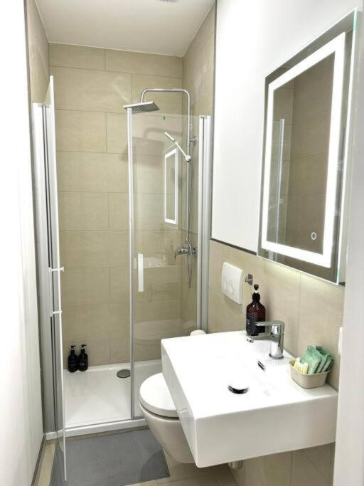 Heaven Homes - Privatzimmer Mit Bad Im Herzen Von Duesseldorf ภายนอก รูปภาพ